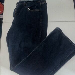 Old Navy Sweetheart style jeans. Like new size 16 short!